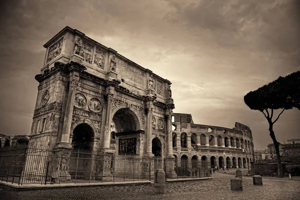 Arco Constantino Coliseu Roma Itália — Fotografia de Stock