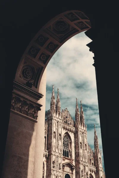 Duomo Milano Visto Attraverso Arco Italia — Foto Stock