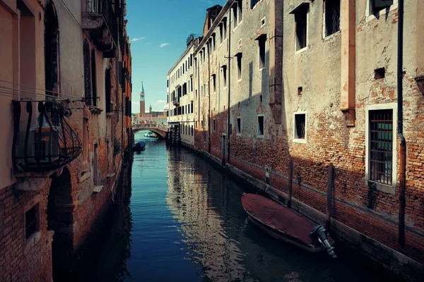 Glockenturm Inmitten Historischer Gebäude Venedig Italien — Stockfoto