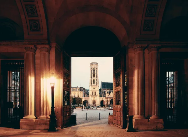 Paris Frankreich Mai Der Torbogen Des Louvre Trübt Den Blick — Stockfoto