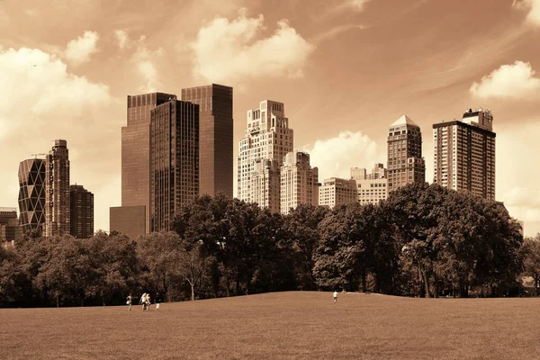 Central Park Spring Con Skyline Nel Centro Manhattan New York — Foto Stock