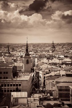 Madrid 'in İspanya' daki şehrin çatı manzarası.