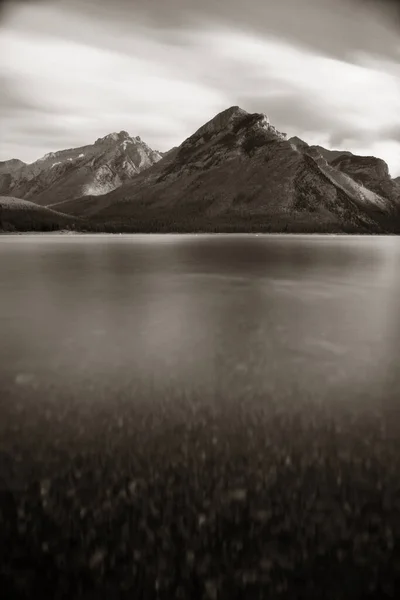 Λίμνη Ανατολή Σύννεφο Στο Banff National Park Καναδάς — Φωτογραφία Αρχείου