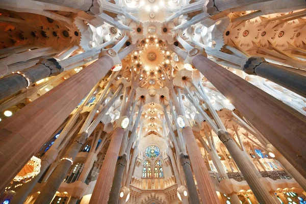 Künstlerische Skulpturen Der Sagrada Familia Als Berühmtes Wahrzeichen Und Unesco — Stockfoto