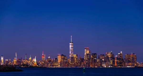 New York City Şehir Merkezi Gece Gökyüzü Mimarisi Ile — Stok fotoğraf