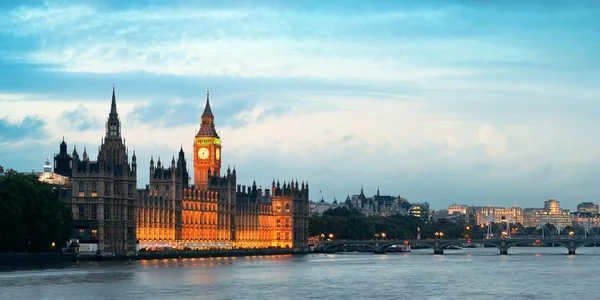 Westminster con la Cámara del Parlamento — Foto de Stock