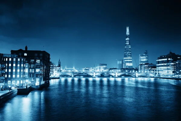 Skyline de Londres por la noche . — Foto de Stock