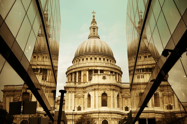 St. Pauls Kathedrale — Stockfoto