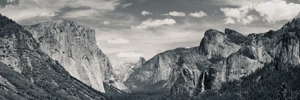 Yosemitské údolí — Stock fotografie