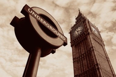 büyük ben Londra Yeraltı işaretiyle.