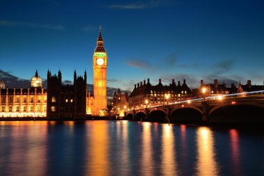 Londra alacakaranlıkta