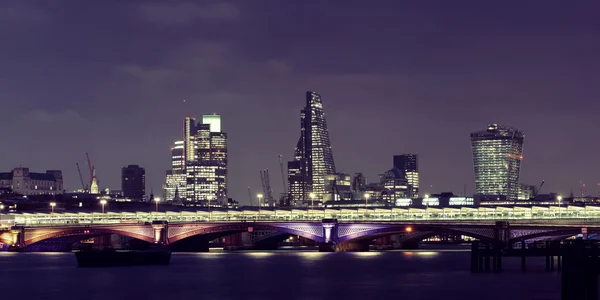 Londres por la noche —  Fotos de Stock