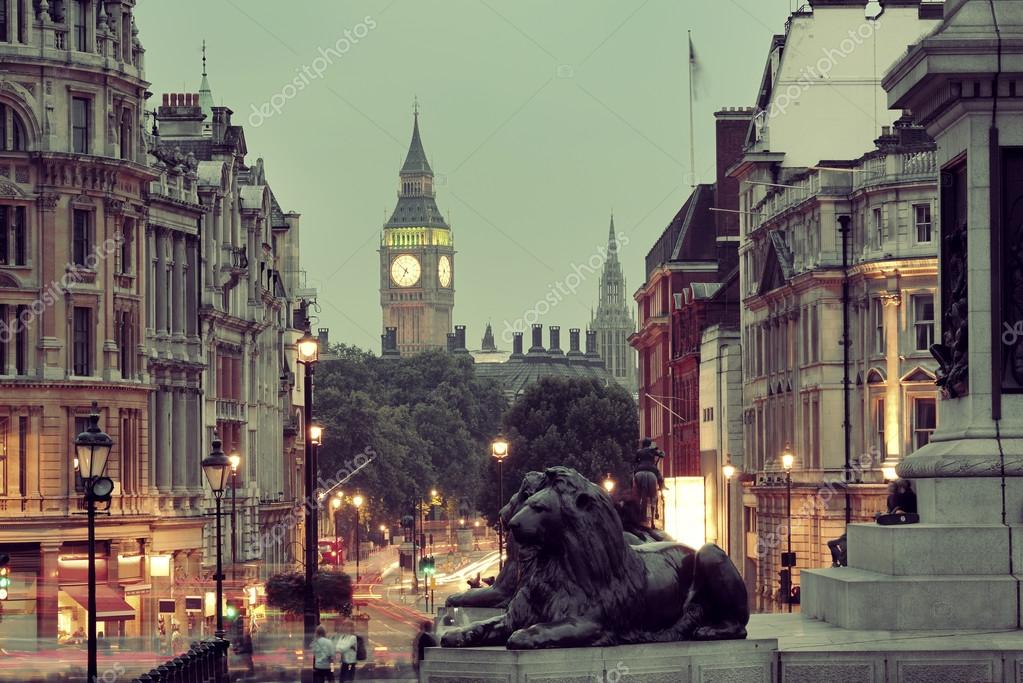 Street view of Trafalgar Square Stock Photo by ©rabbit75_dep 72424443