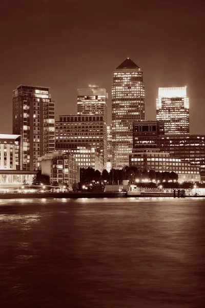 London Canary Wharf v noci — Stock fotografie