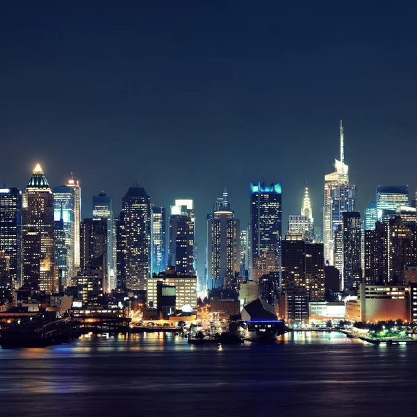 Langit tengah kota manhattan — Stok Foto