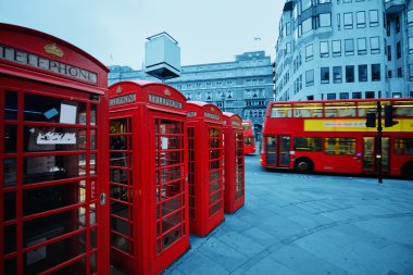 Londra telefon kutuları