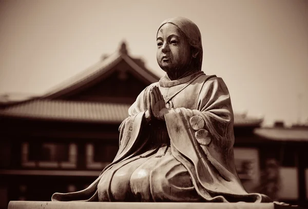 Estatua y Santuario en Tokio — Foto de Stock