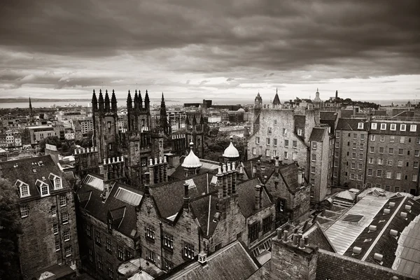 Edinburgh city dachdach — Stockfoto