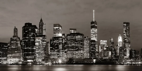 Manhattan à noite vista — Fotografia de Stock