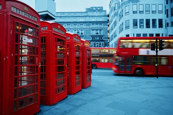 Autobus pole telefon Londyn — Zdjęcie stockowe