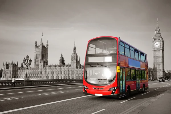 在伦敦的巴士的视图 — 图库照片