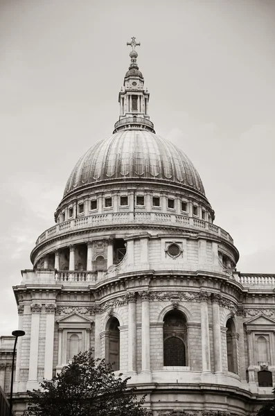 St. Pauls Kathedrale Ansicht — Stockfoto