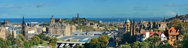 Edinburgh uitzicht op de stad, op het dak — Stockfoto