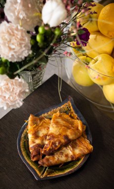 Portakal reçelli krep.