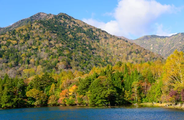 Lake Yunoko in Autumn, in Nikko, Japan — Stock Photo, Image