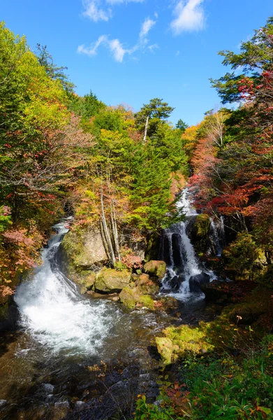 Cascada Ryuzu en otoño, en Nikko, Japón — Foto de Stock