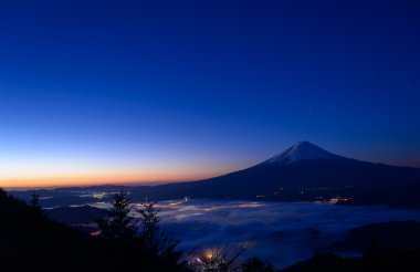 Lakeside Kawaguchi ve Mt.Fuji şafak