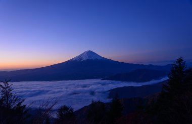 Lakeside Kawaguchi ve Mt.Fuji şafak