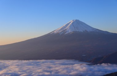 Lakeside Kawaguchi ve Mt.Fuji şafak
