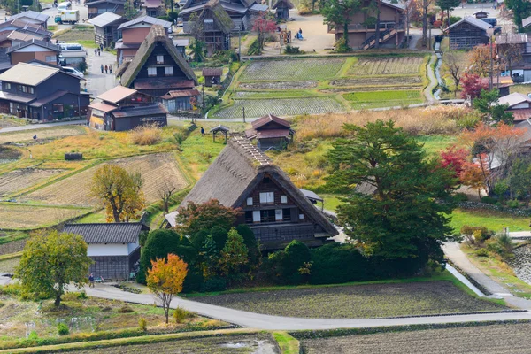 Desa bersejarah Shirakawa-go di musim gugur — Stok Foto