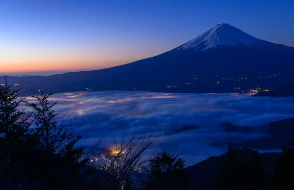 Lakeside de Kawaguchi y Monte Fuji al amanecer — Foto de Stock