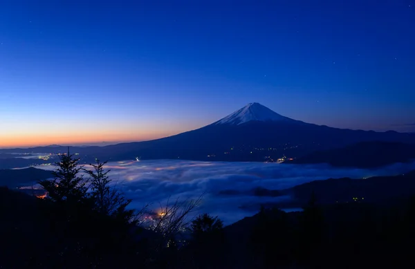 U jezera Kawaguchi a Mt.Fuji za svítání — Stock fotografie