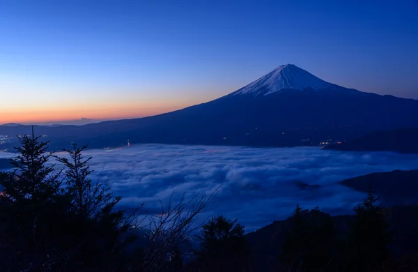 Lungolago di Kawaguchi e Monte Fuji all'alba — Foto Stock