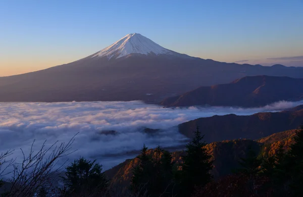 Tóparti Kawaguchi és Mt.Fuji hajnalban — Stock Fotó