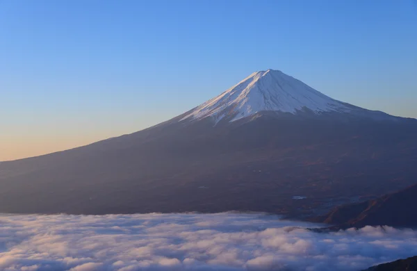 Bord du lac de Kawaguchi et Mont Fuji à l'aube — Photo