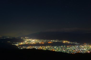 Gece Suwa'ya görünümü city ve Mt.Fuji