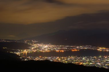 Gece Suwa'ya görünümü city ve Mt.Fuji