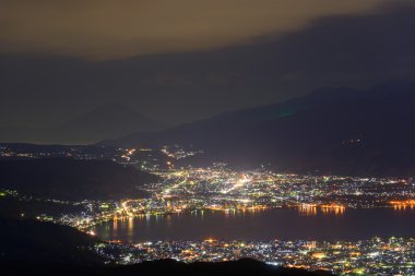 Gece Suwa'ya görünümü city ve Mt.Fuji