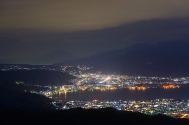 Gece Suwa'ya görünümü city ve Mt.Fuji