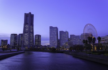 Minatomirai, Yokohama alacakaranlık adlı gökdelen