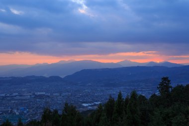 Yabitsu pass: Kanagawa, Japan alacakaranlıkta görünümden yatay