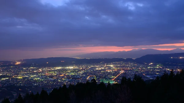 Krajina pohled od Yabitsu průsmyku za soumraku v Kanagawa, Japonsko — Stock fotografie