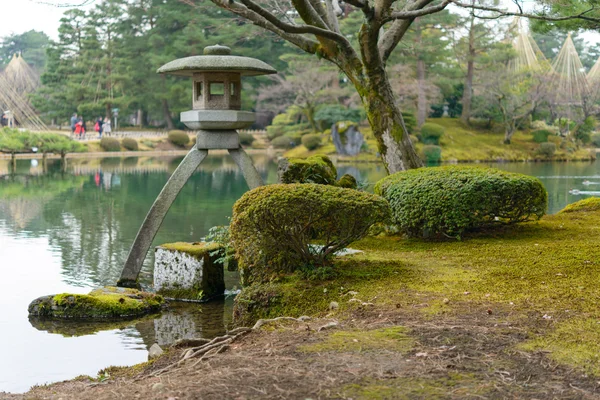 Zahrada Kenrokuen v Kanazawa, Japonsko — Stock fotografie