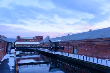 Kanemori kırmızı tuğla depoda alacakaranlık Hakodate, Hokkaido