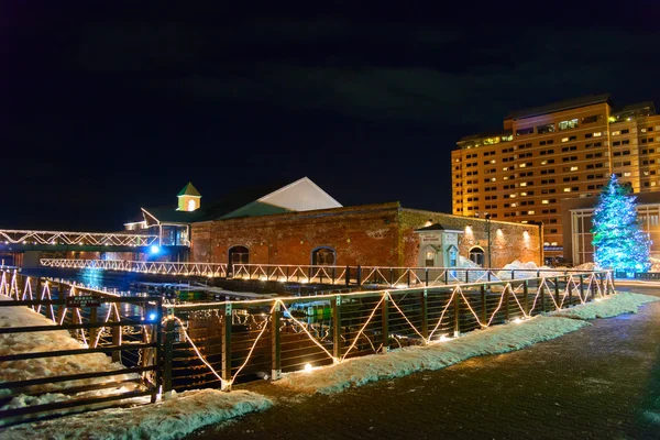 Kanemori kırmızı tuğla depoda gece Hakodate, Hokkaido — Stok fotoğraf