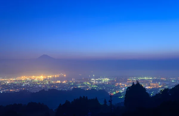 La ville de Shizuoka et le Mont Fuji à l'aube — Photo